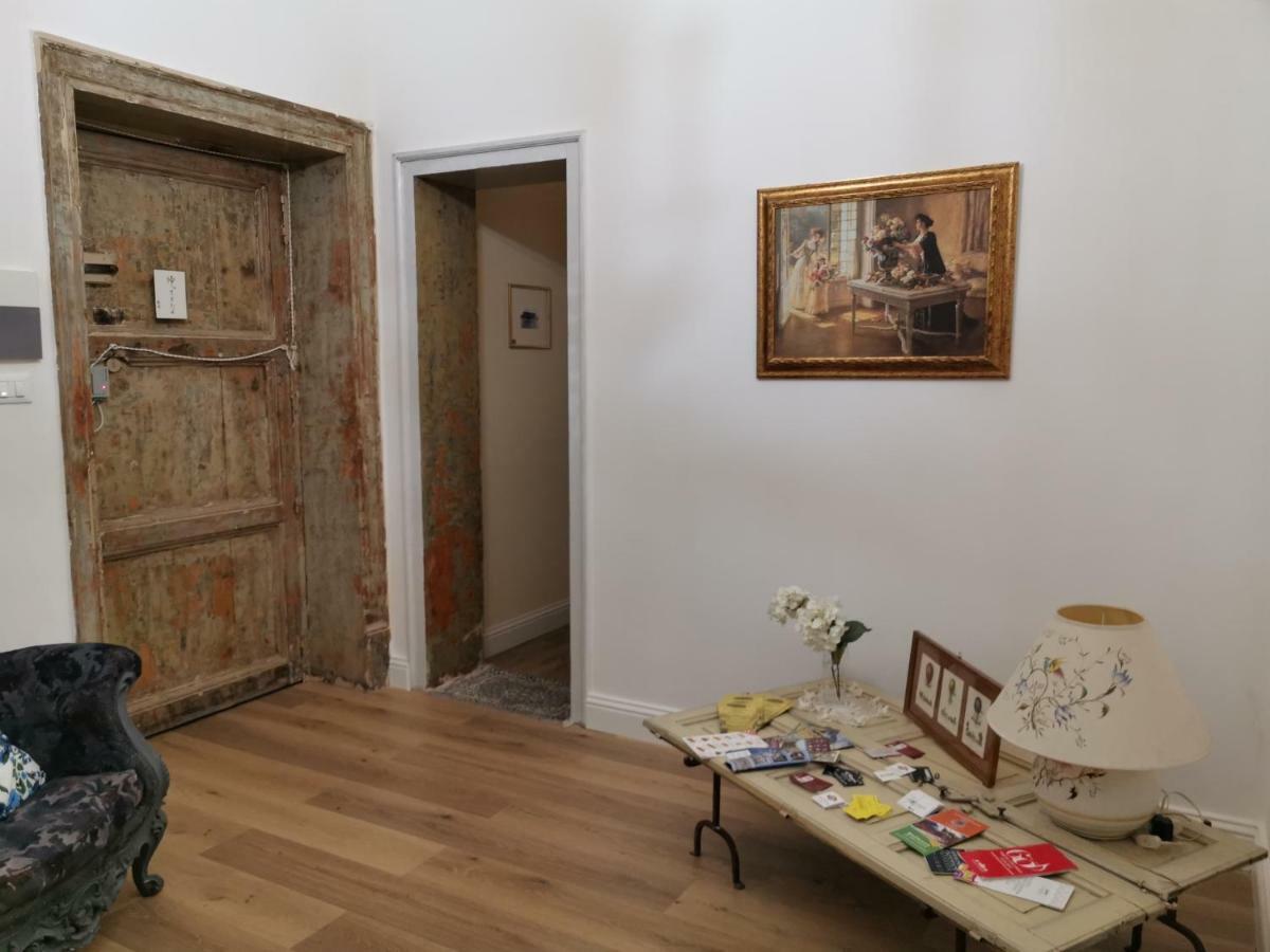 Pensión Artisan Maison 2*